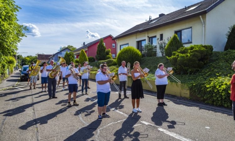 2020 Musikalischer Dorbspaziergang CoronaMarsch 0008