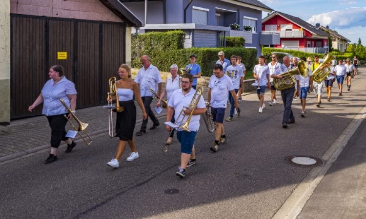 2020 Musikalischer Dorbspaziergang CoronaMarsch 0019