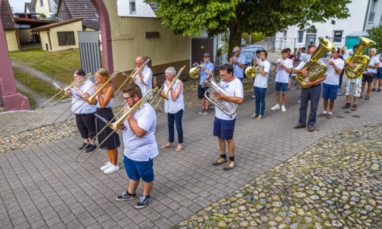 2020 Musikalischer Dorbspaziergang CoronaMarsch 0022