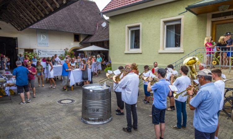 Musikalischer Dorfspaziergnag Musiverein Freiburg Tiengen