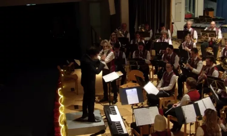 2024 Herbstkonzert Musikverein Freiburg Tiengen Licht Inseln